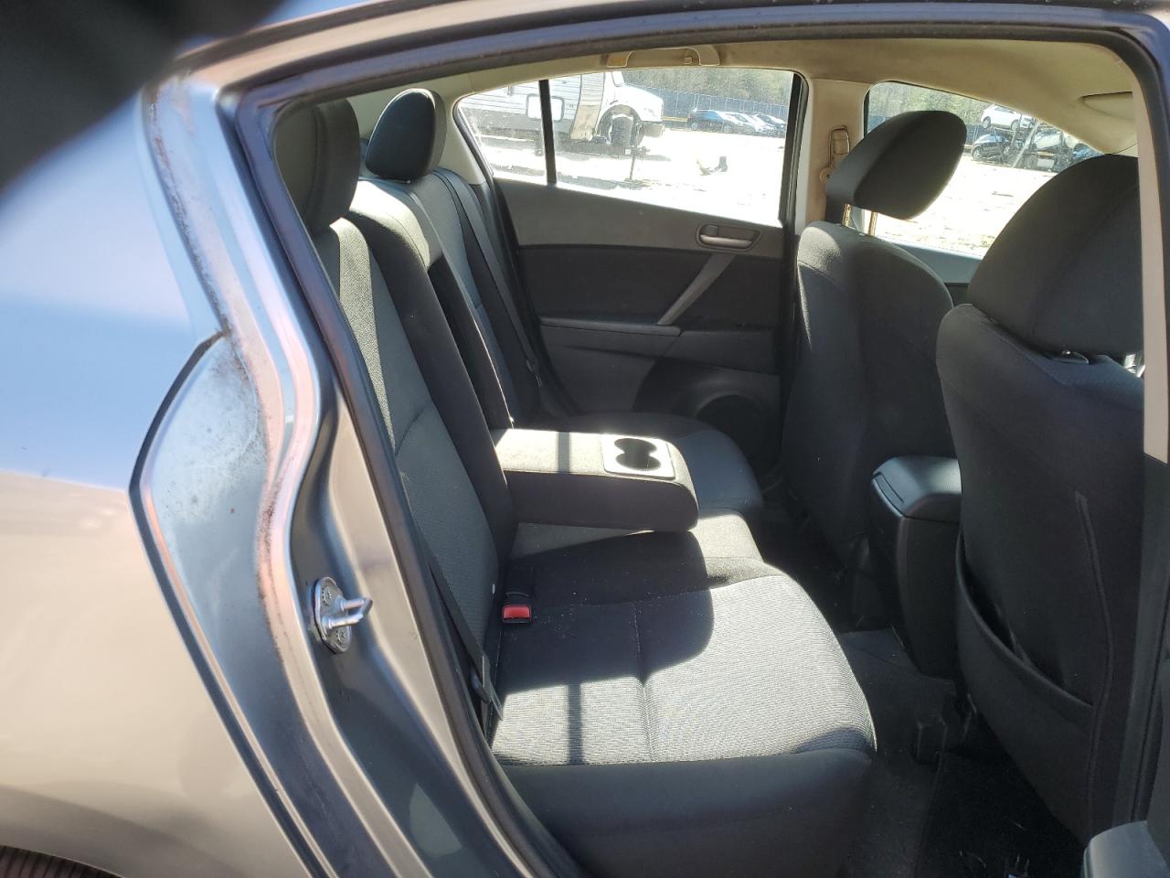 2010 Mazda 3 - Image 10