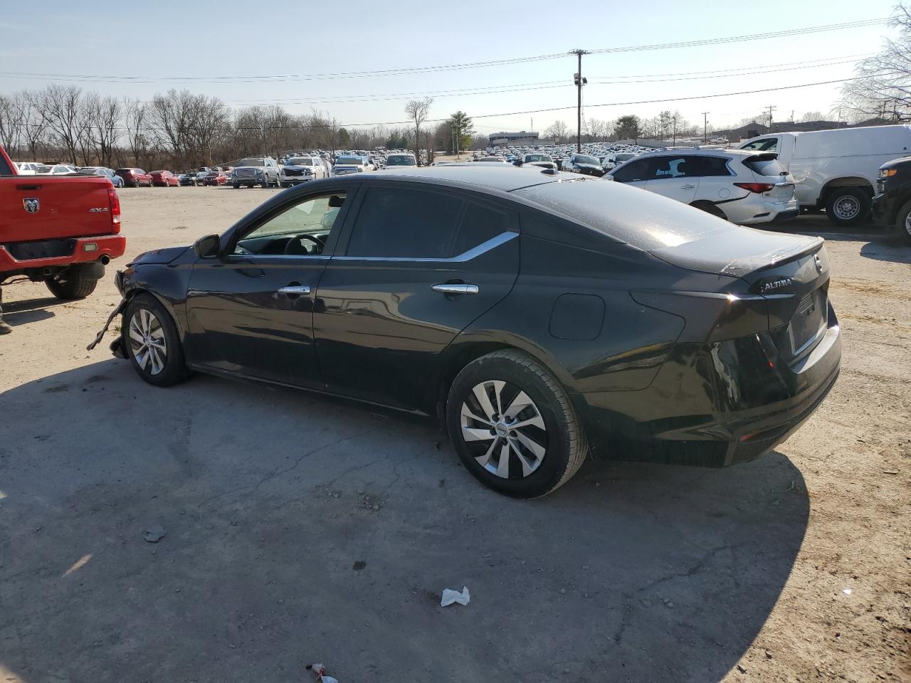2020 Nissan Altima - Image 2
