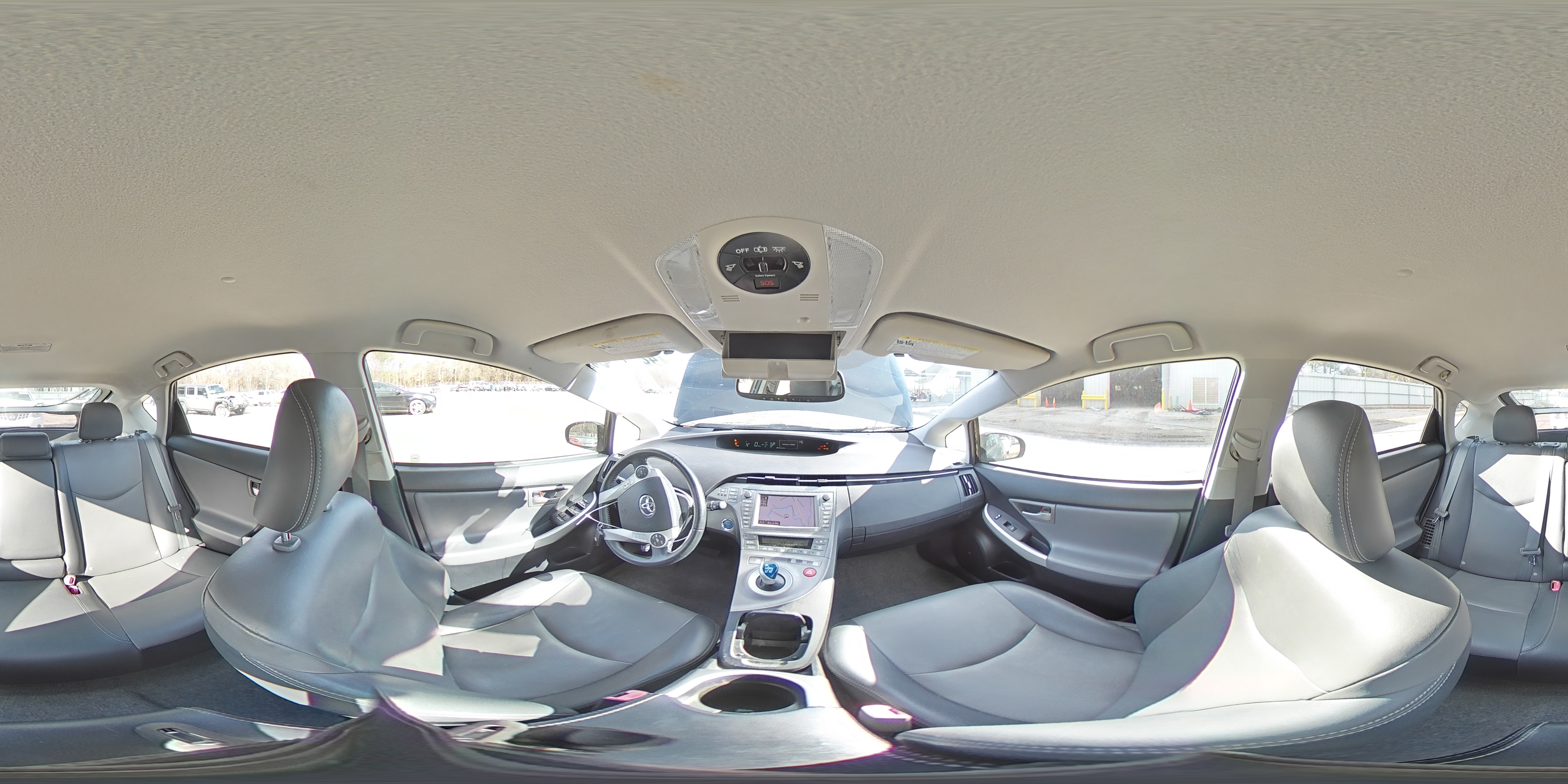 2013 Toyota Prius - Image 15