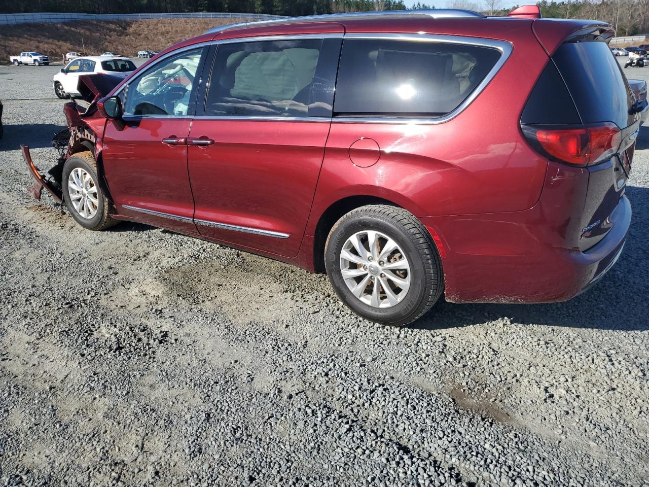 2019 Chrysler Pacifica - Image 2