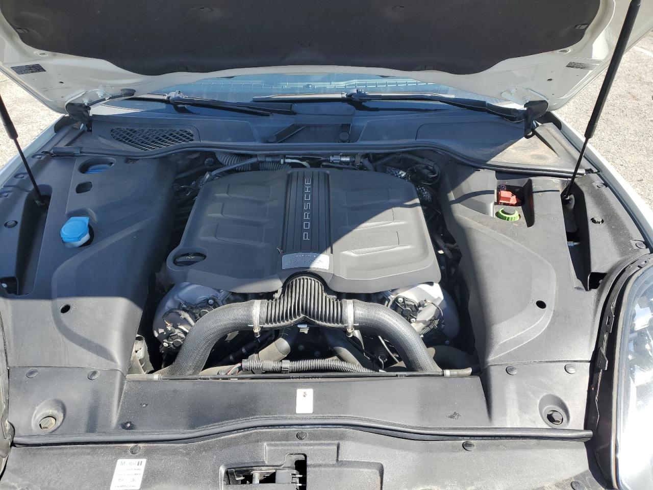 2018 Porsche Cayenne S VIN: WP1AB2A27JLA61046 Lot: 49083785