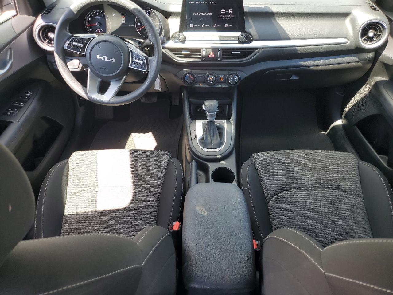 2024 Kia Forte - Image 8