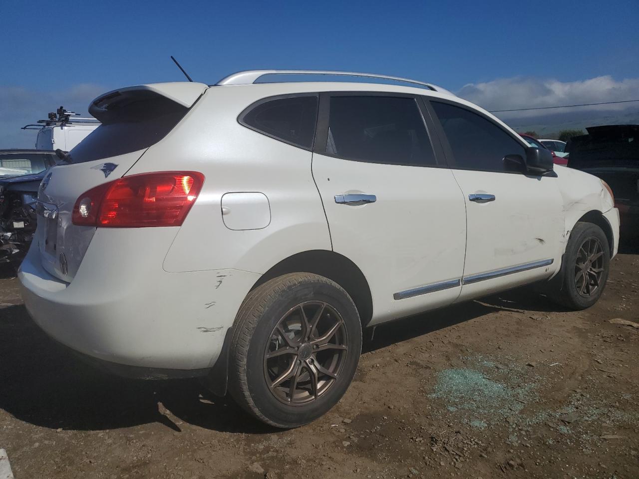 2015 Nissan Rogue - Image 3