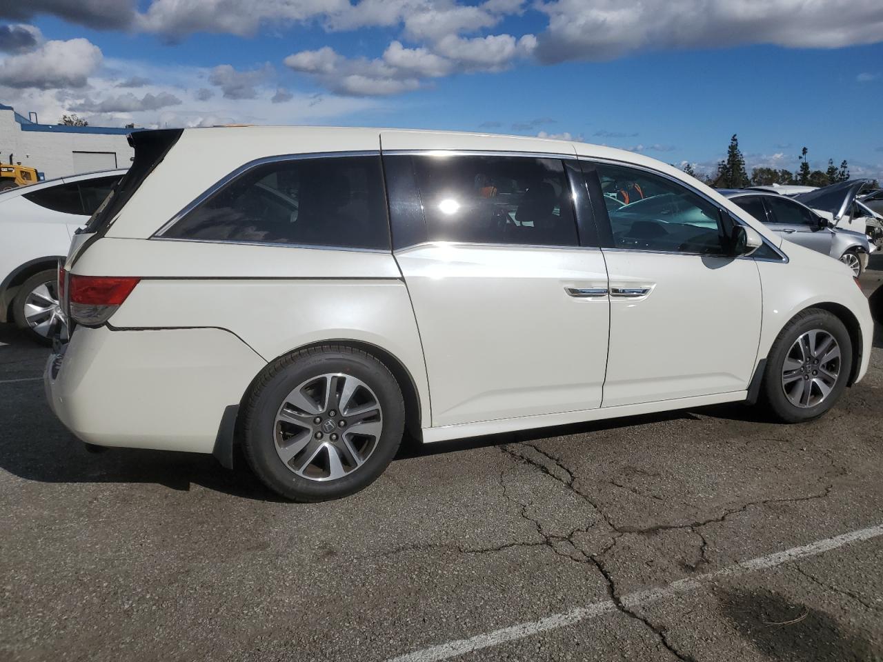 2015 Honda Odyssey - Image 3