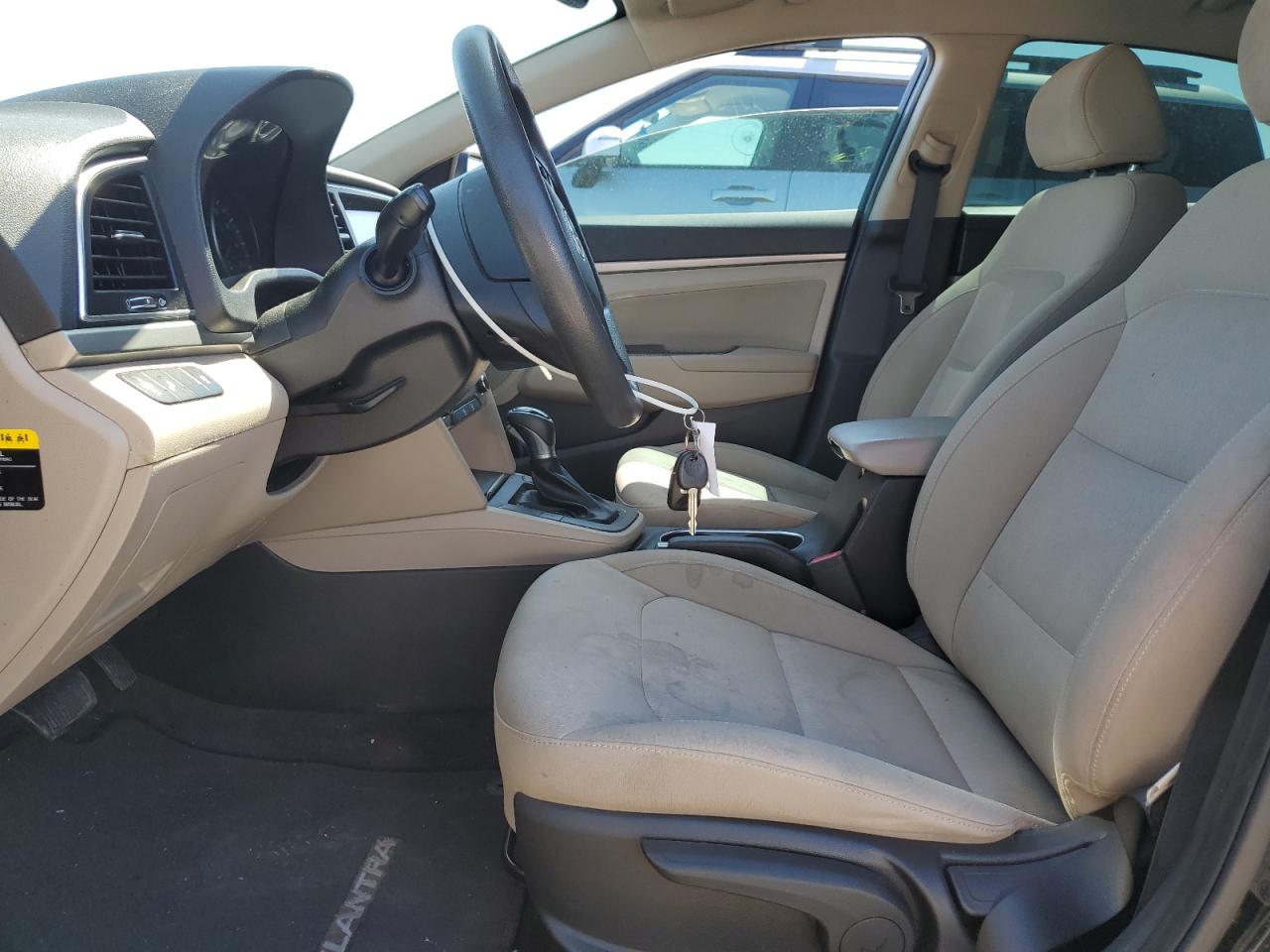 2018 Hyundai Elantra - Image 7