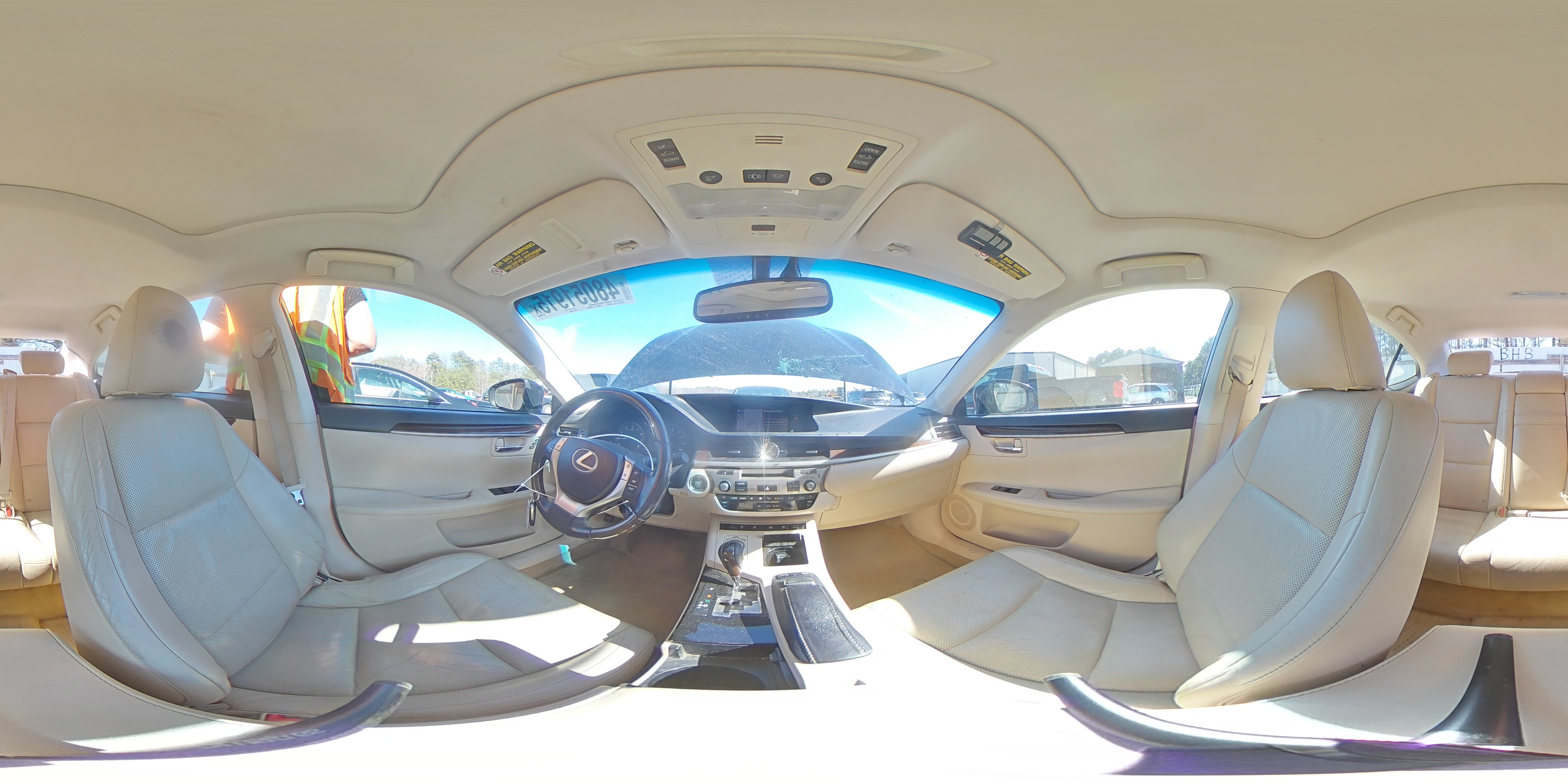 2014 Lexus ES - Image 14