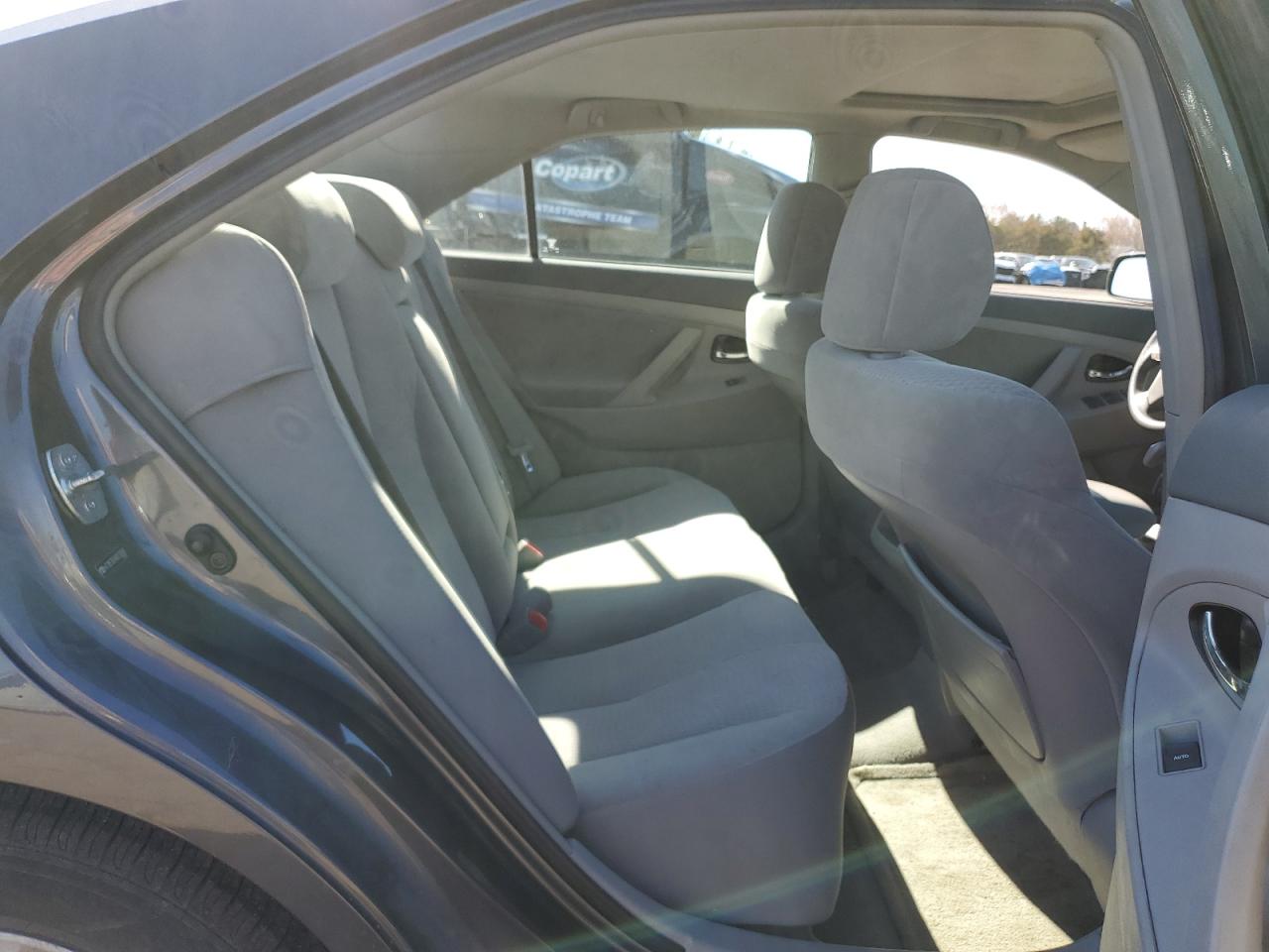 2010 Toyota Camry - Image 10