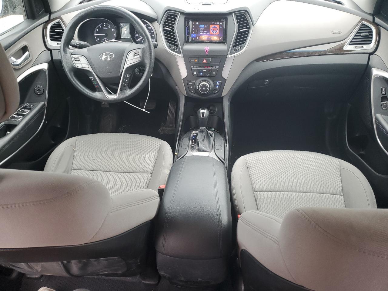 2018 Hyundai Santa Fe - Image 8