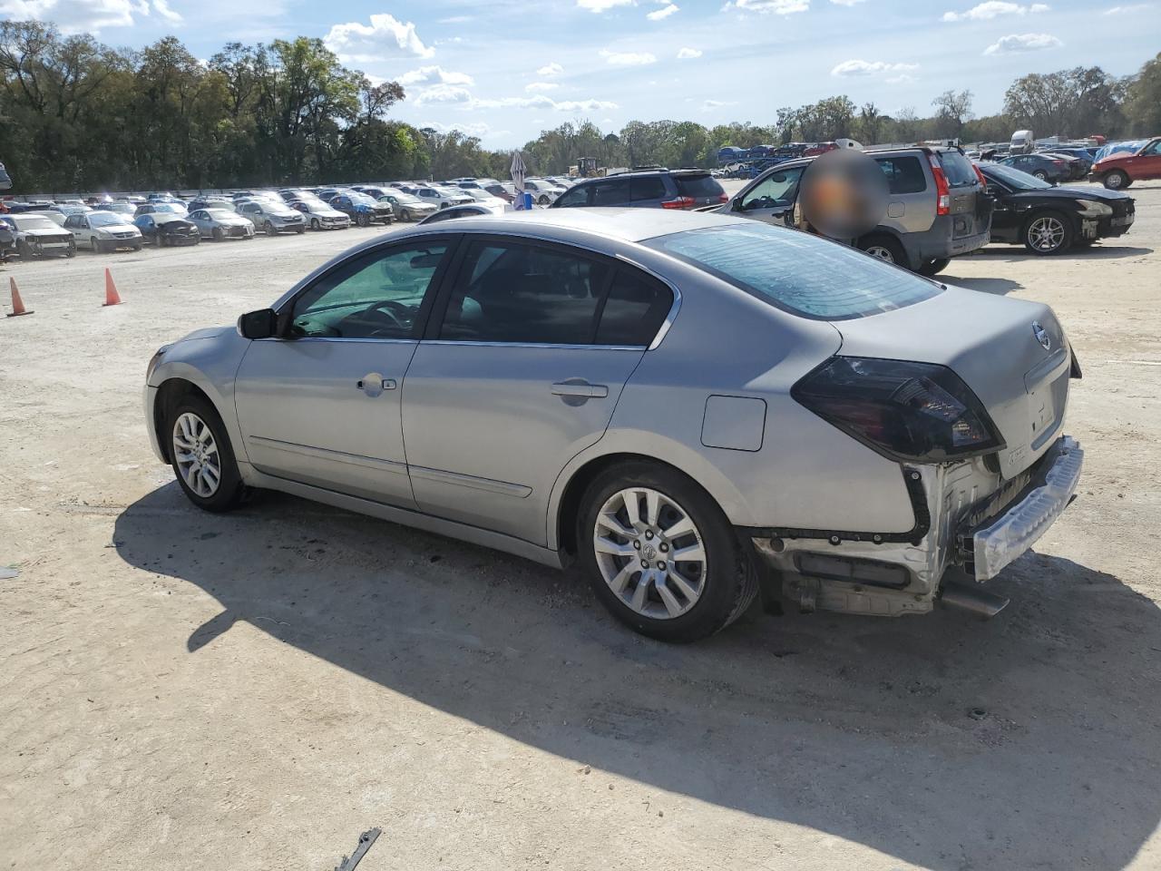 2011 Nissan Altima - Image 2