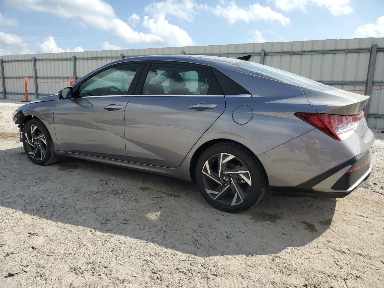2024 Hyundai Elantra - Image 2