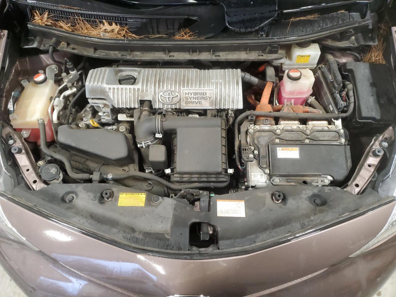 2015 Toyota Prius - Image 13