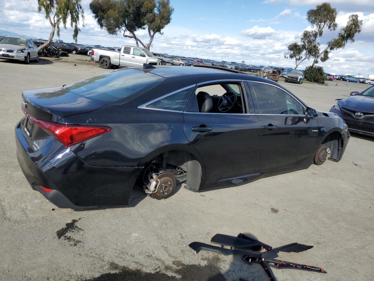 2021 Toyota Avalon - Image 3