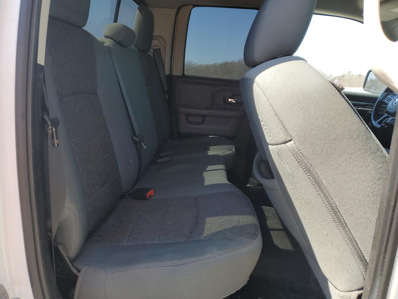 2015 RAM 1500 - Image 10