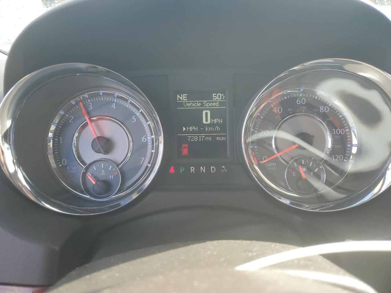 2015 Chrysler Town & Country - Image 9