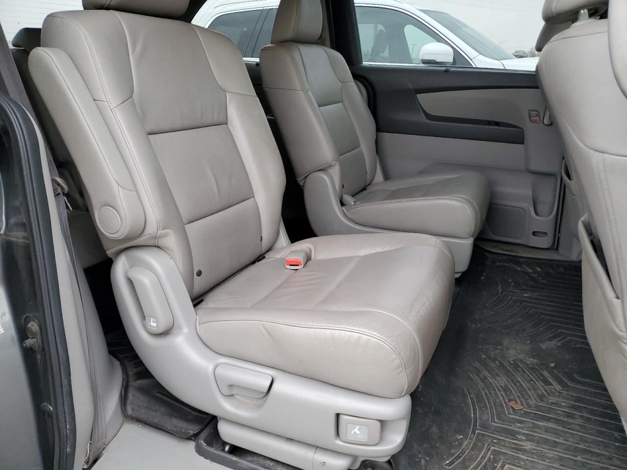 2013 Honda Odyssey - Image 11