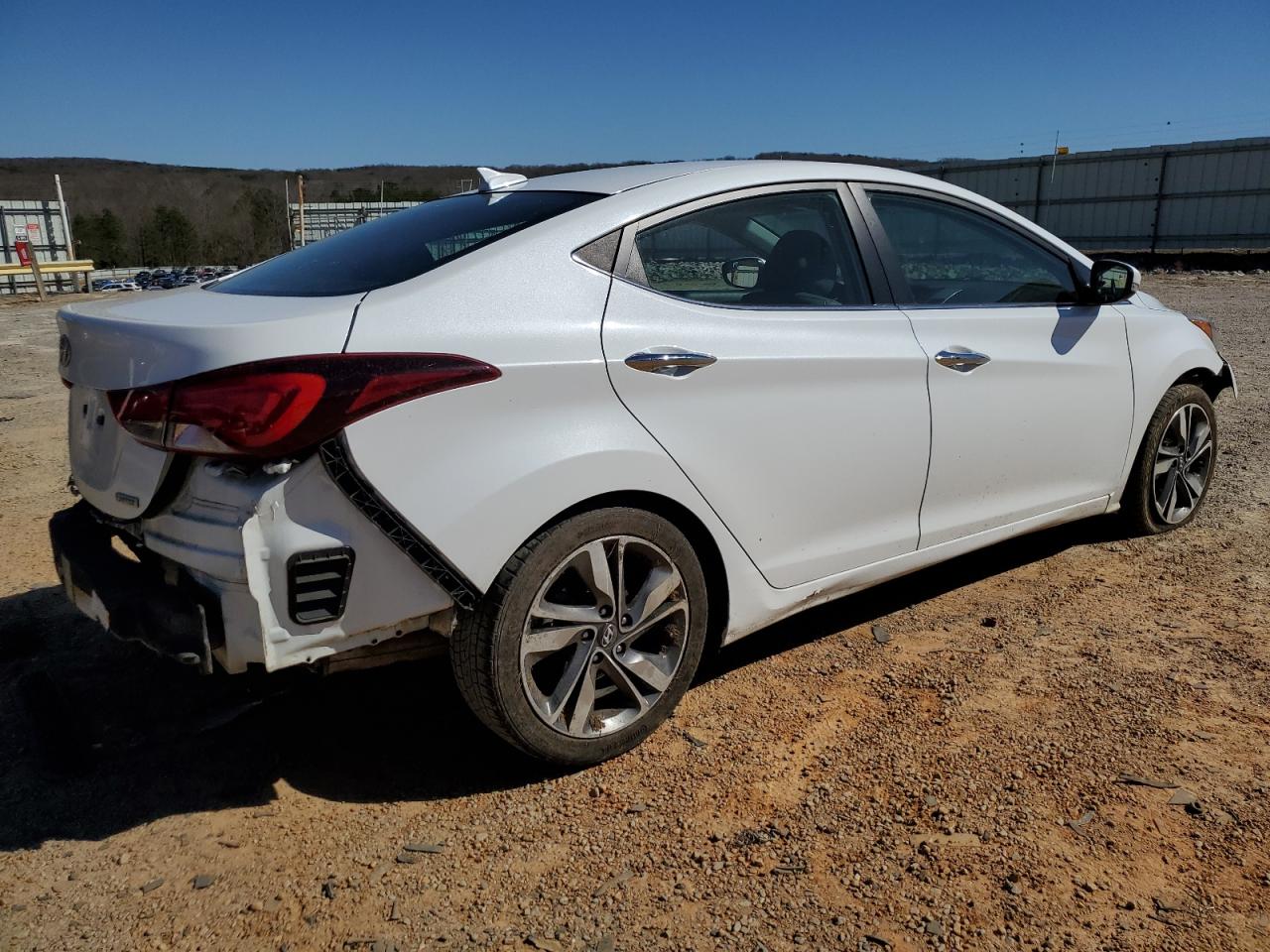 2015 Hyundai Elantra - Image 3