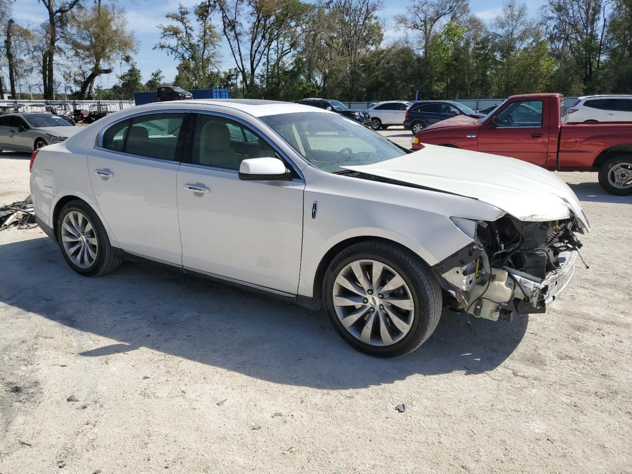 2014 Lincoln MKS - Image 4
