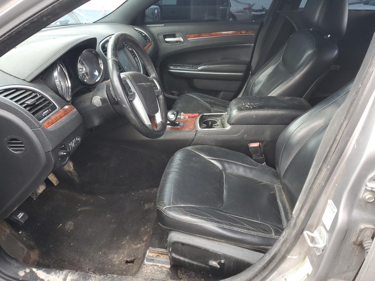 2013 Chrysler 300 - Image 7