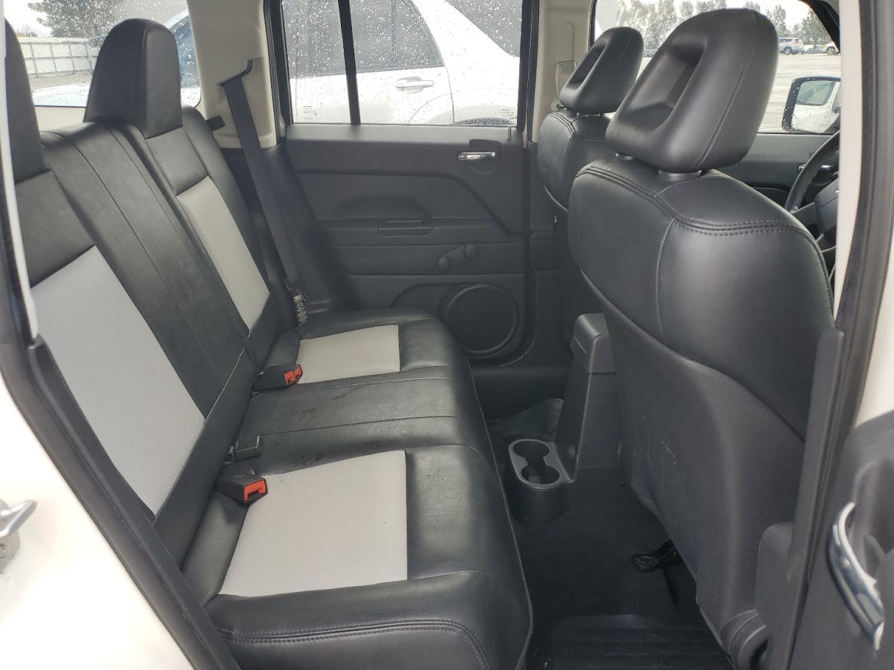 2008 Jeep Liberty (Patriot) - Image 11
