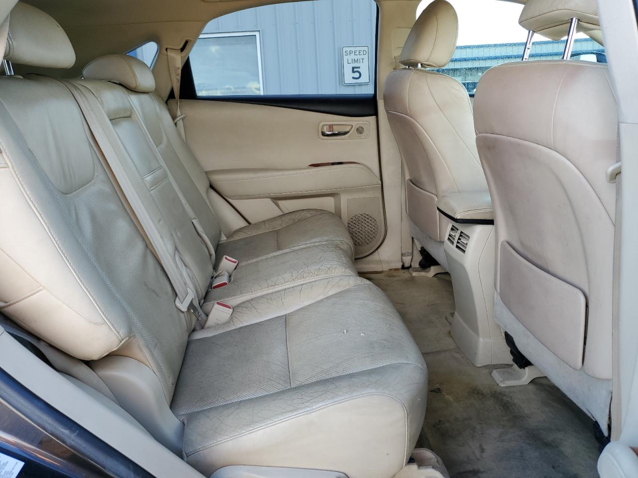 2010 Lexus RX - Image 11