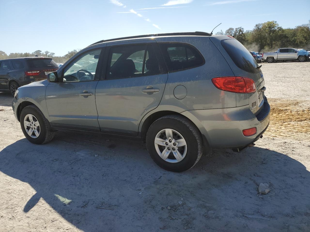 2009 Hyundai Santa Fe - Image 2