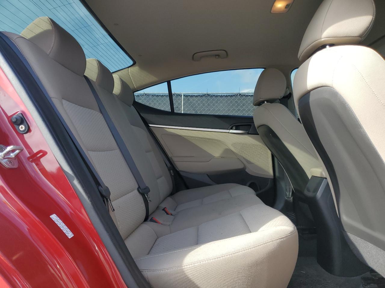 2019 Hyundai Elantra - Image 10
