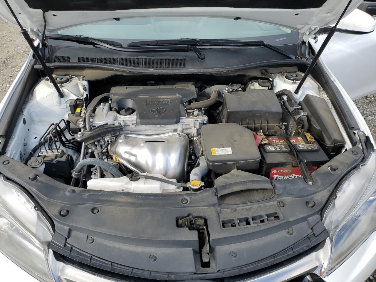 2015 Toyota Camry - Image 11