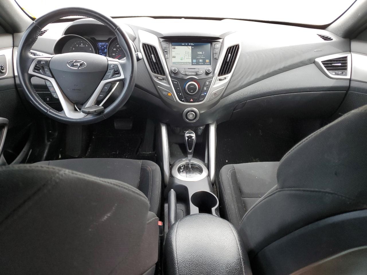 2017 Hyundai Veloster - Image 8