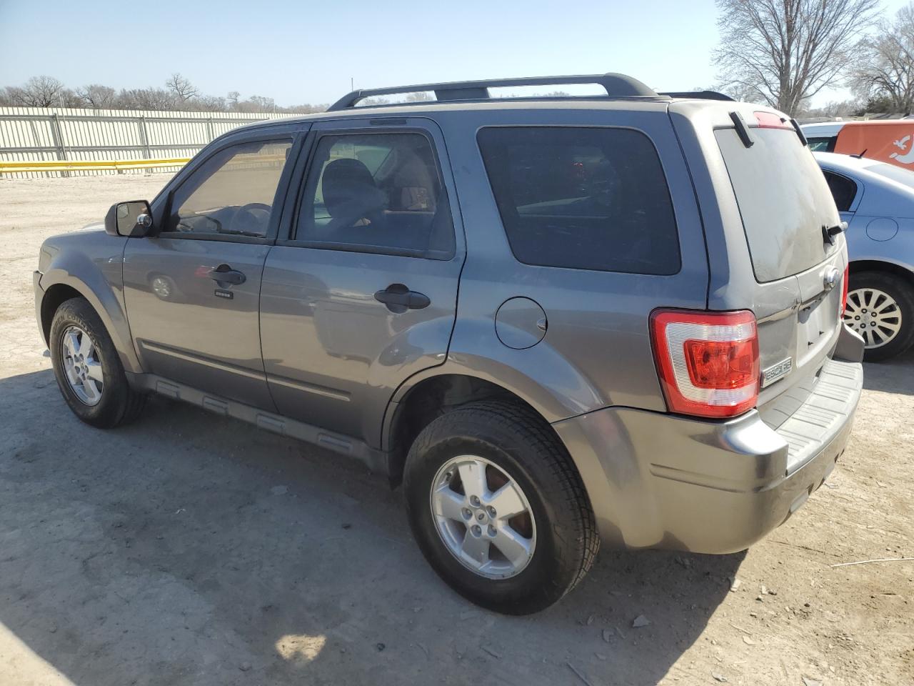 2010 Ford Escape - Image 2