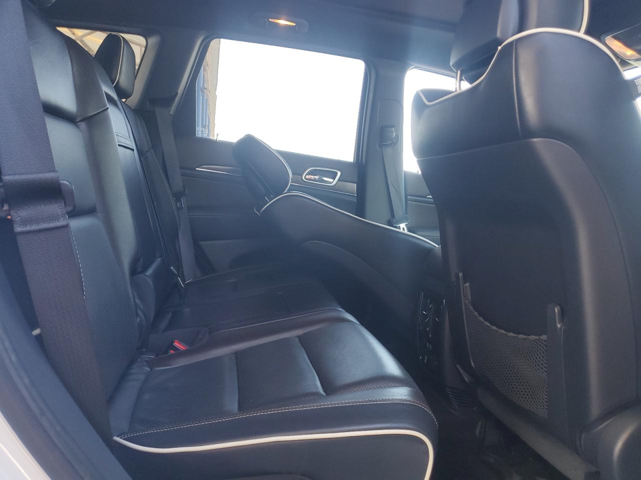 2014 Jeep Grand Cherokee - Image 11