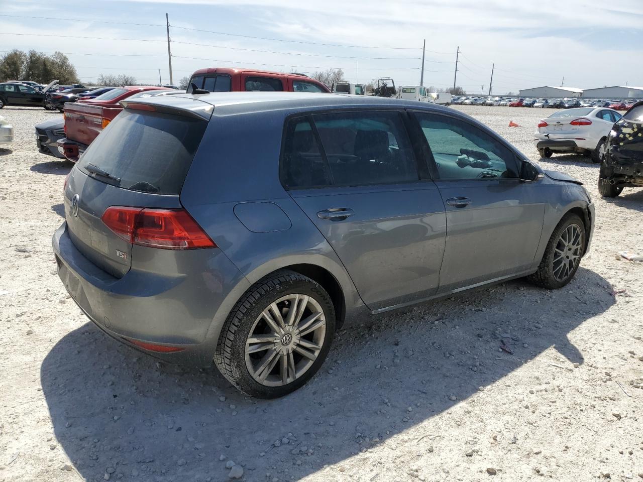 2015 Volkswagen Golf - Image 3