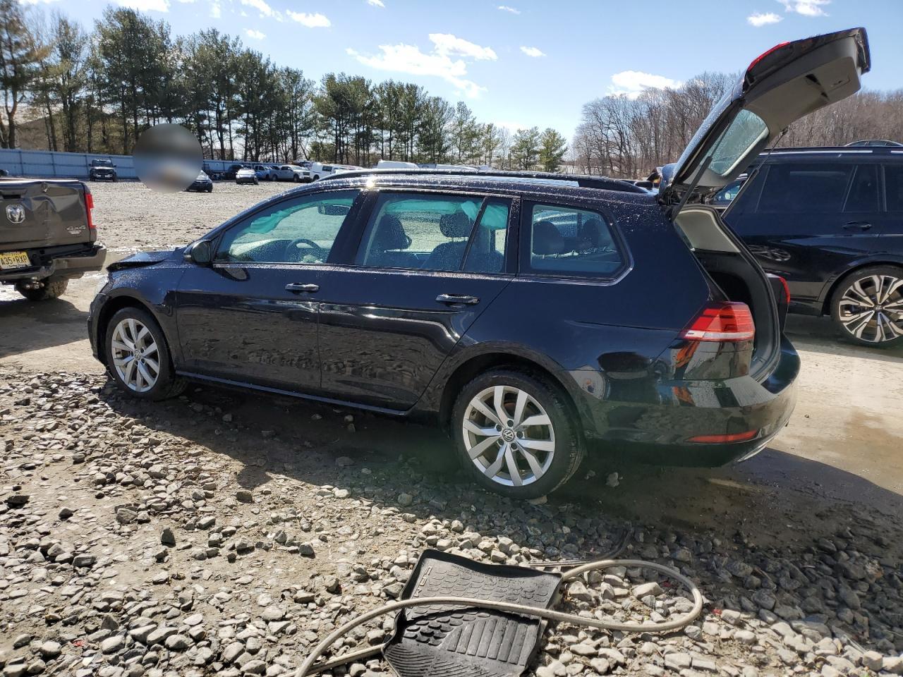 2019 Volkswagen Golf - Image 2
