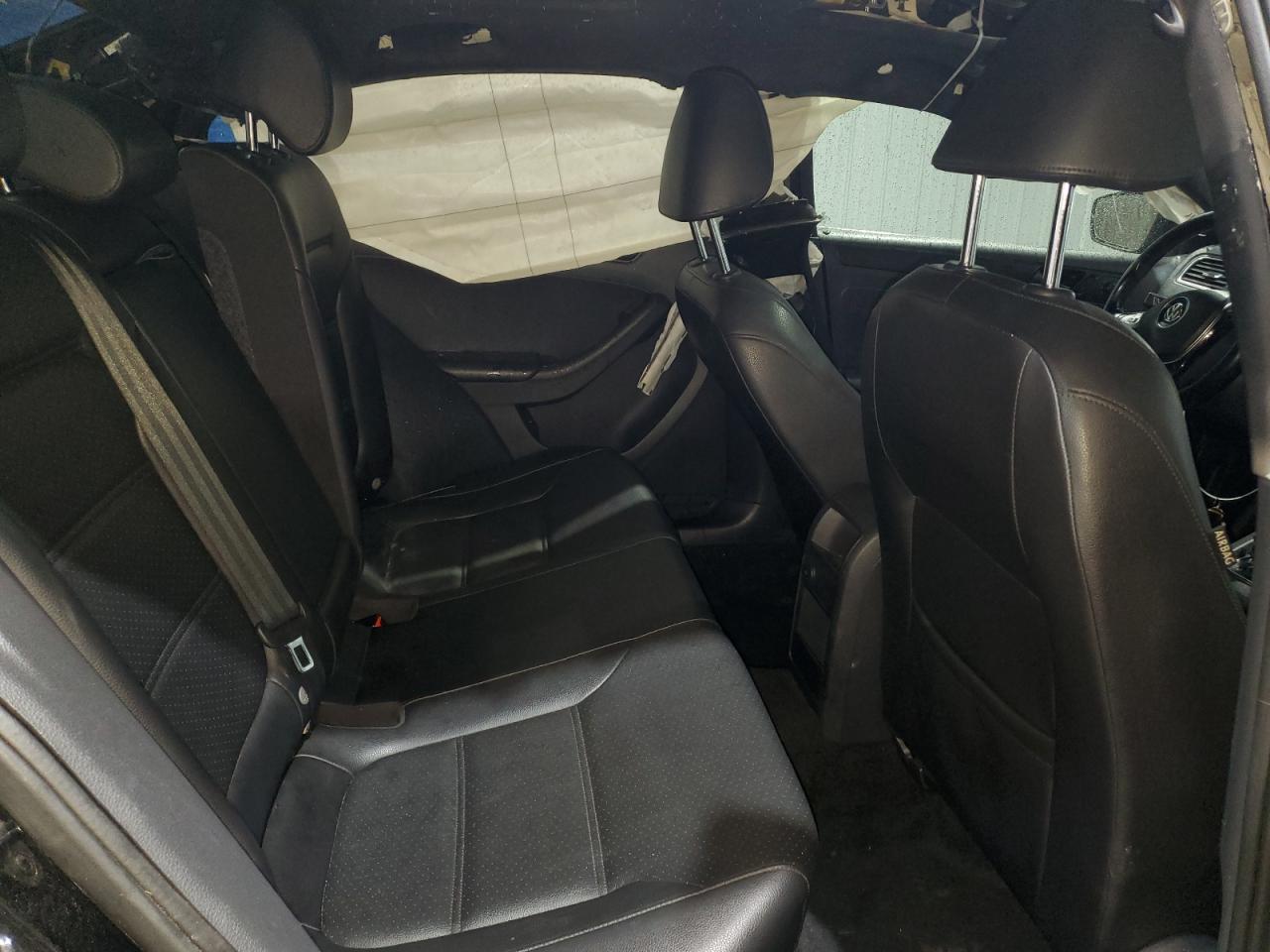 2017 Volkswagen Jetta - Image 10
