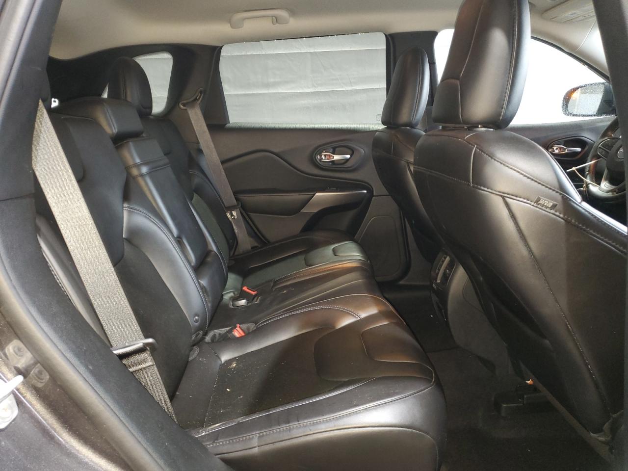 2019 Jeep Grand Cherokee - Image 11