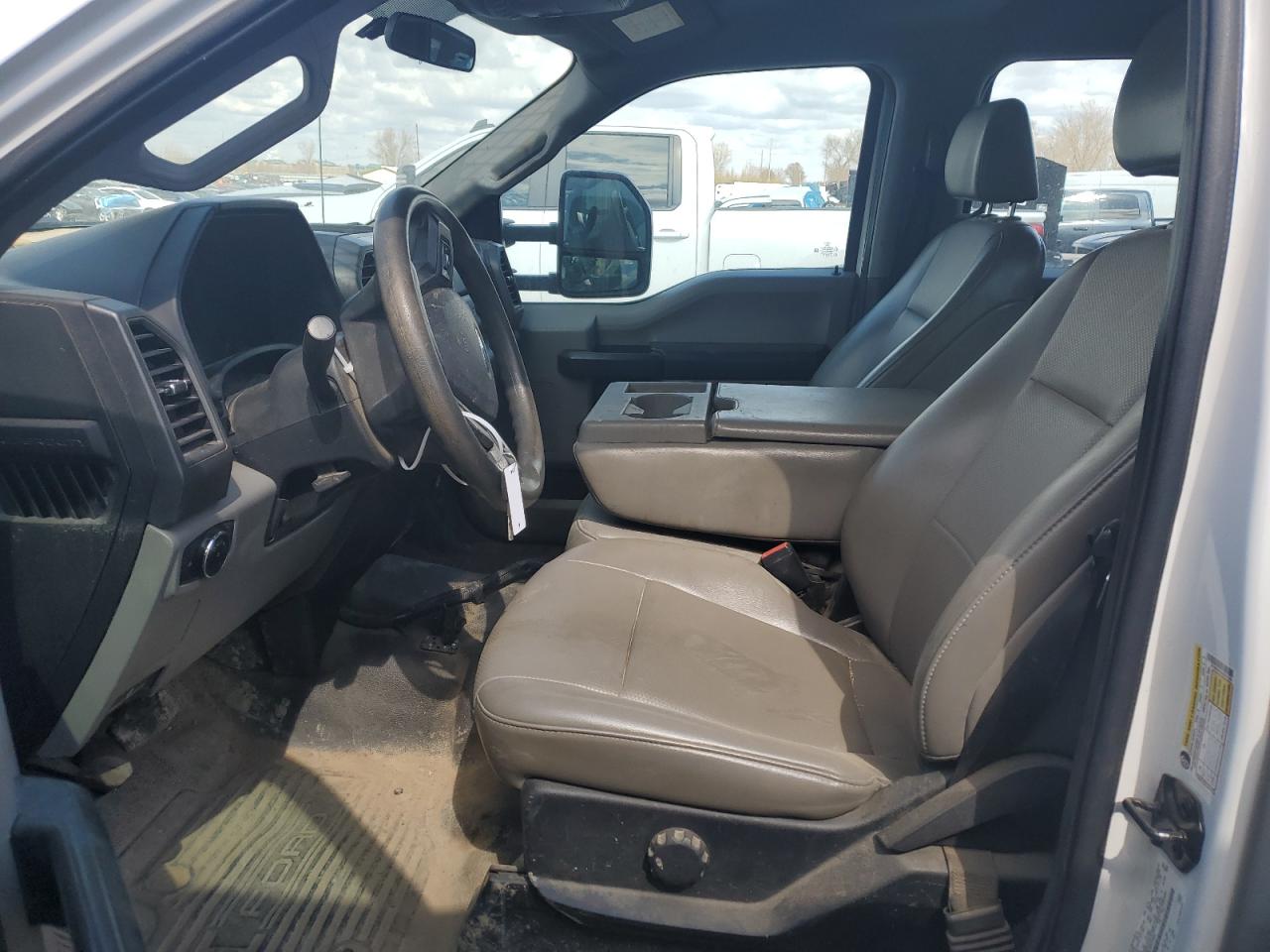 2020 Ford F350 - Image 7