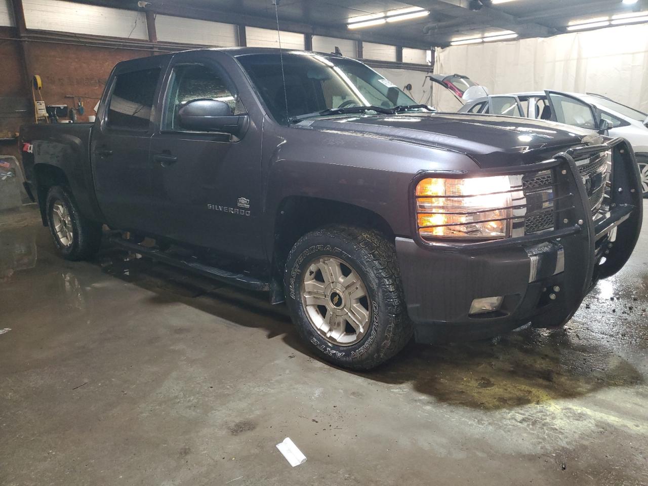 2010 Chevrolet Silverado - Image 4