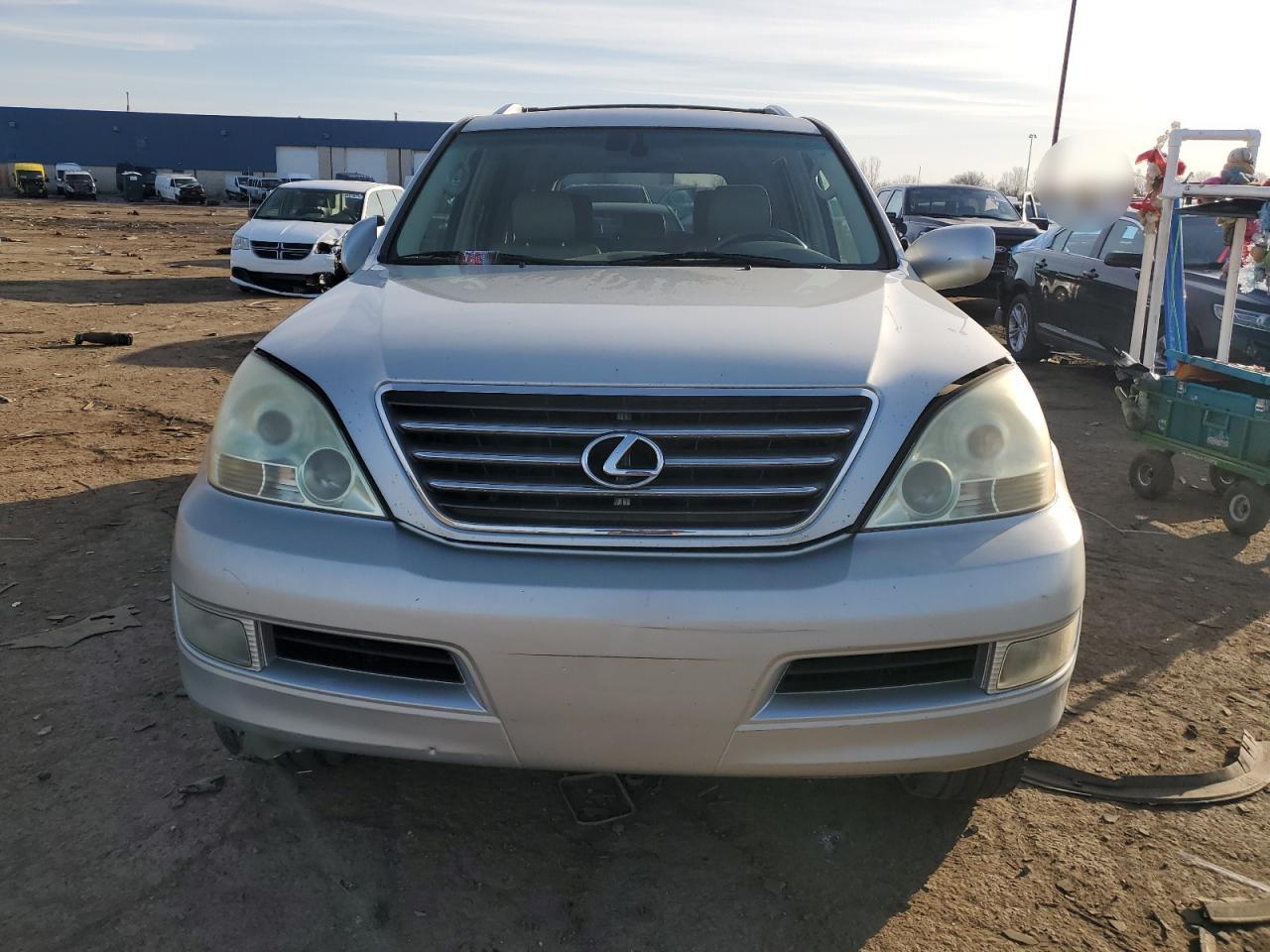 2004 Lexus GX - Image 5