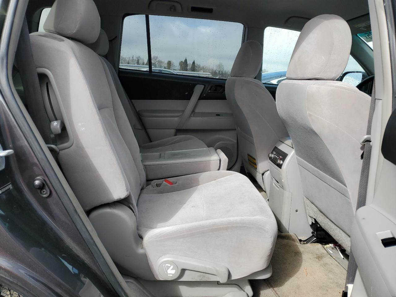 2009 Toyota Highlander - Image 11