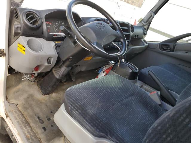 2016 HINO 195   