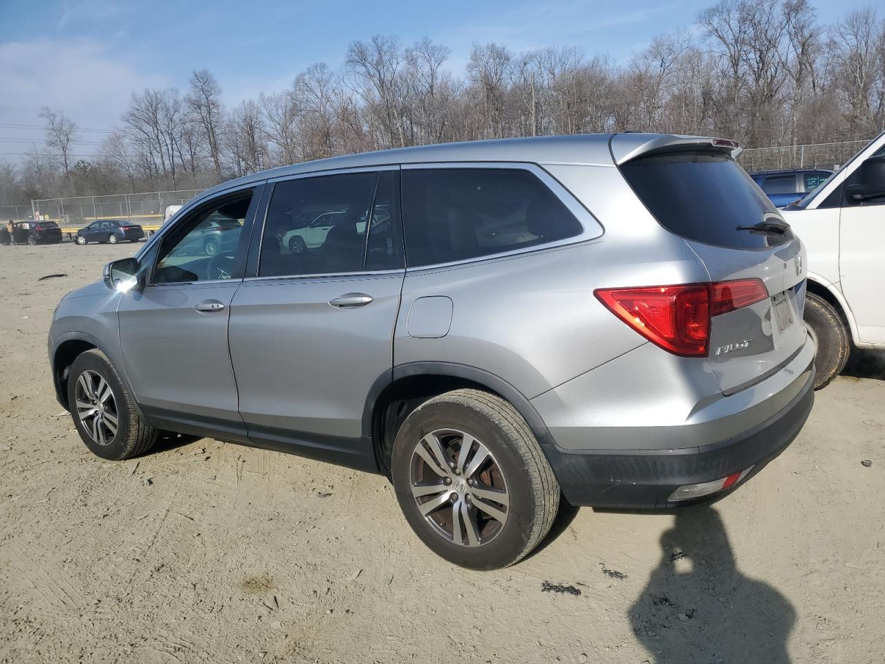 2017 Honda Pilot - Image 2