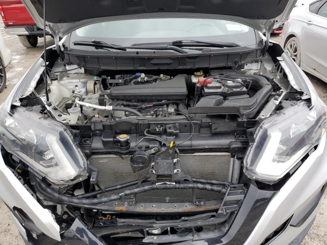 2018 Nissan Rogue - Image 12