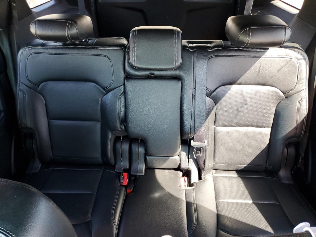 2016 Ford Explorer - Image 10