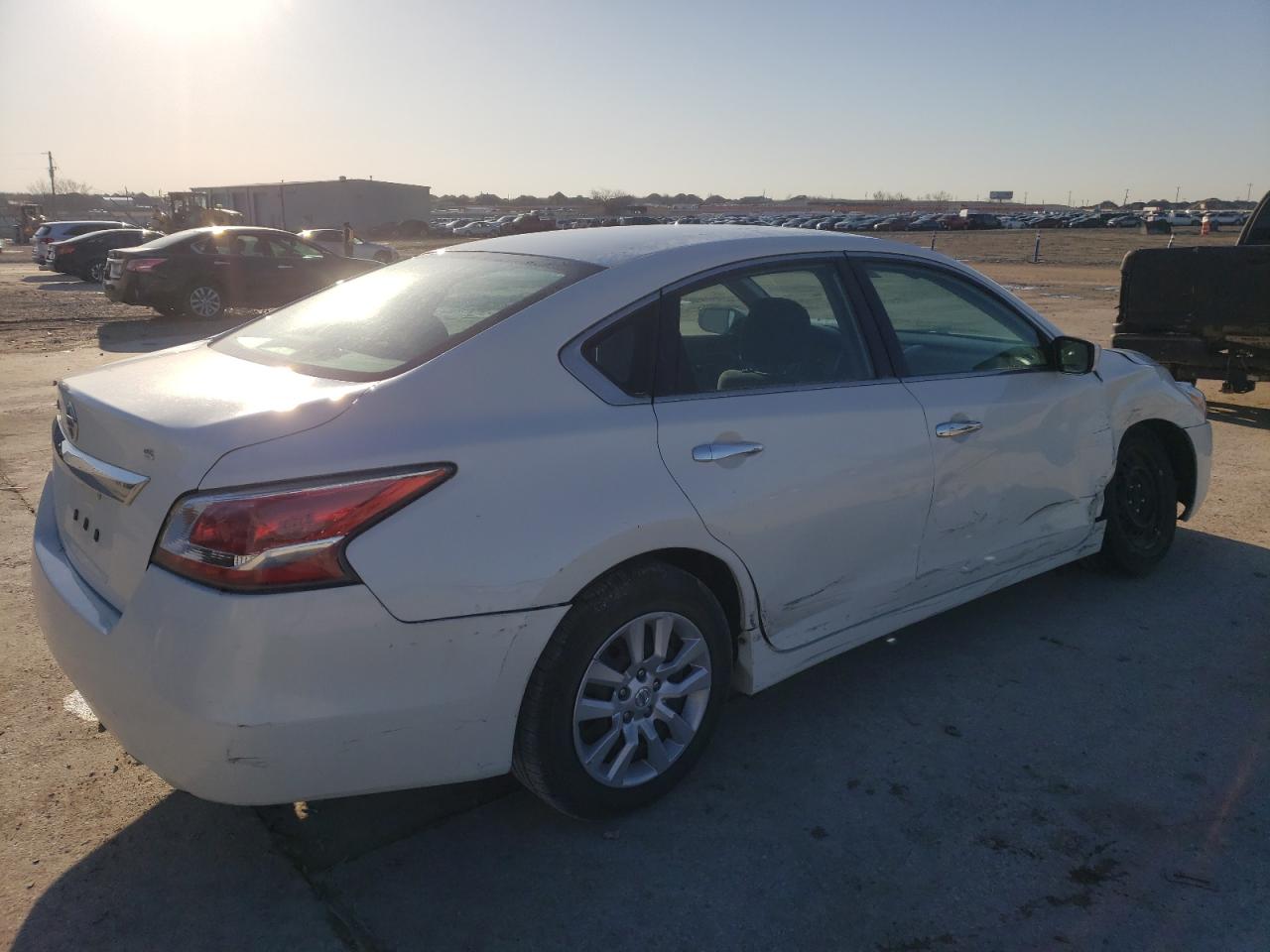 2015 Nissan Altima - Image 3