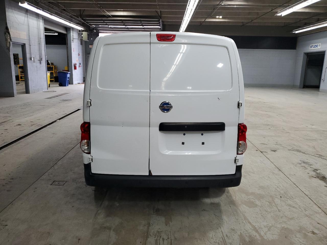 2017 Nissan NV - Image 6