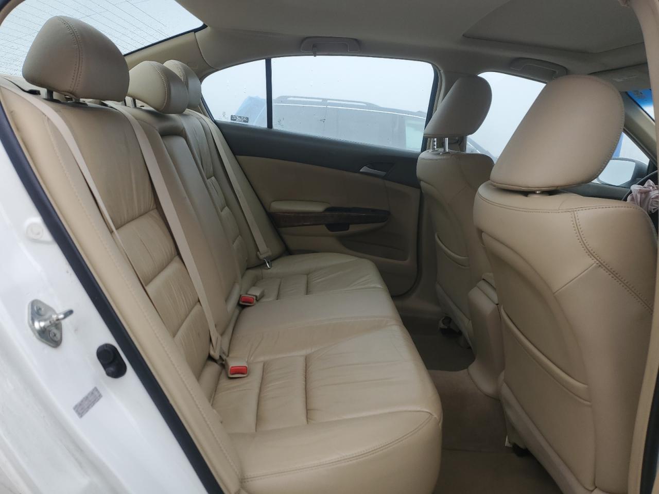 2009 Honda Accord - Image 10