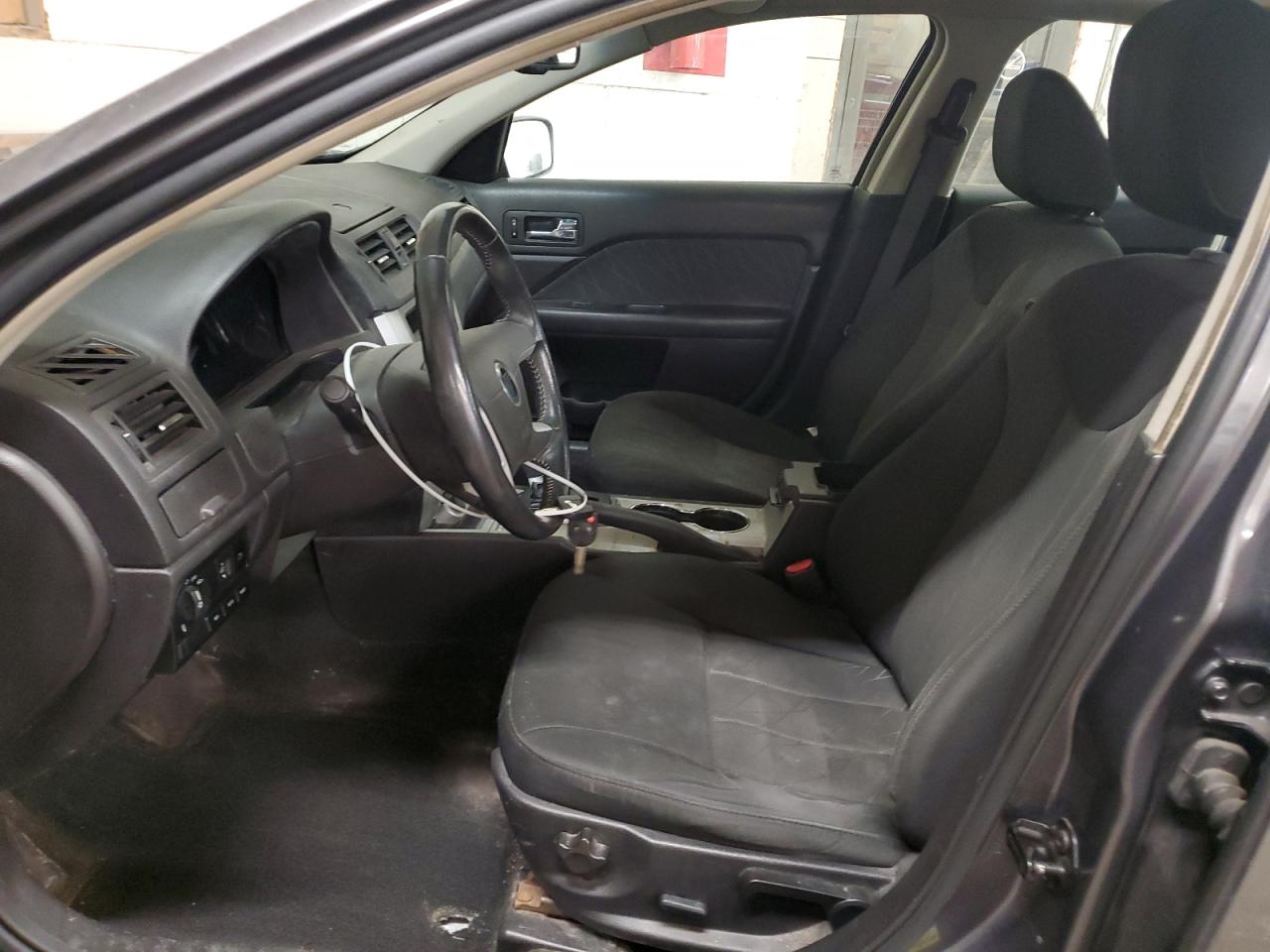 2010 Mercury Milan - Image 7