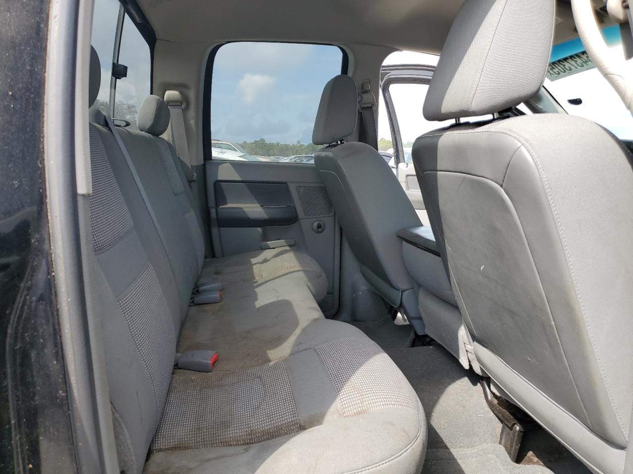 2007 Dodge RAM - Image 10