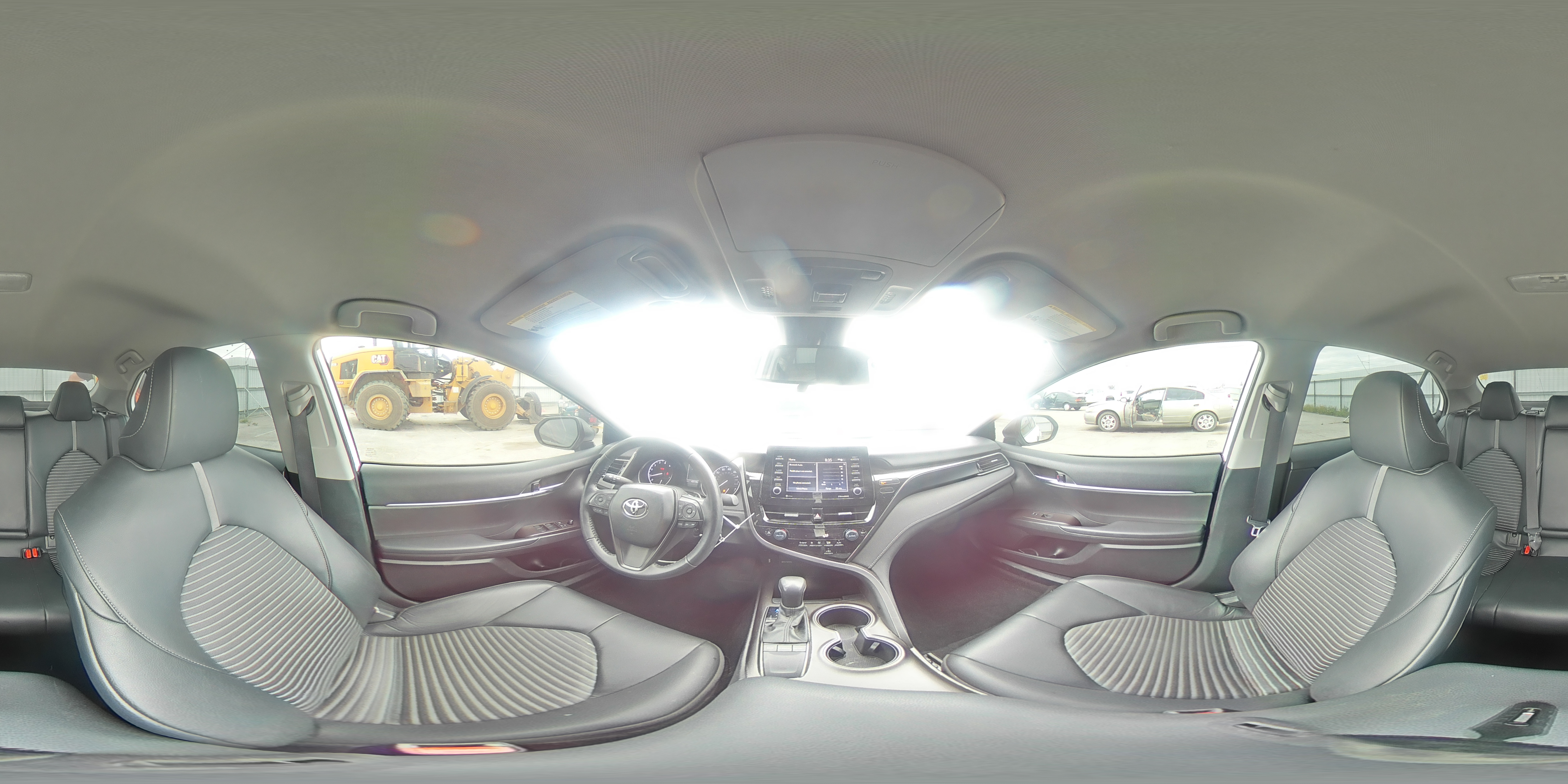 2022 Toyota Camry - Image 12