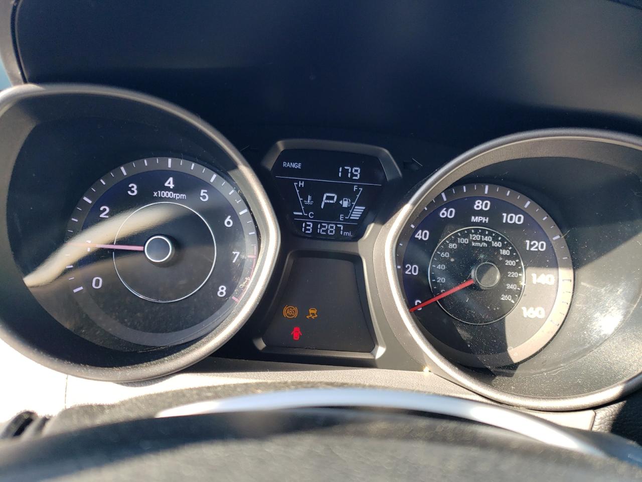 2015 Hyundai Elantra - Image 9