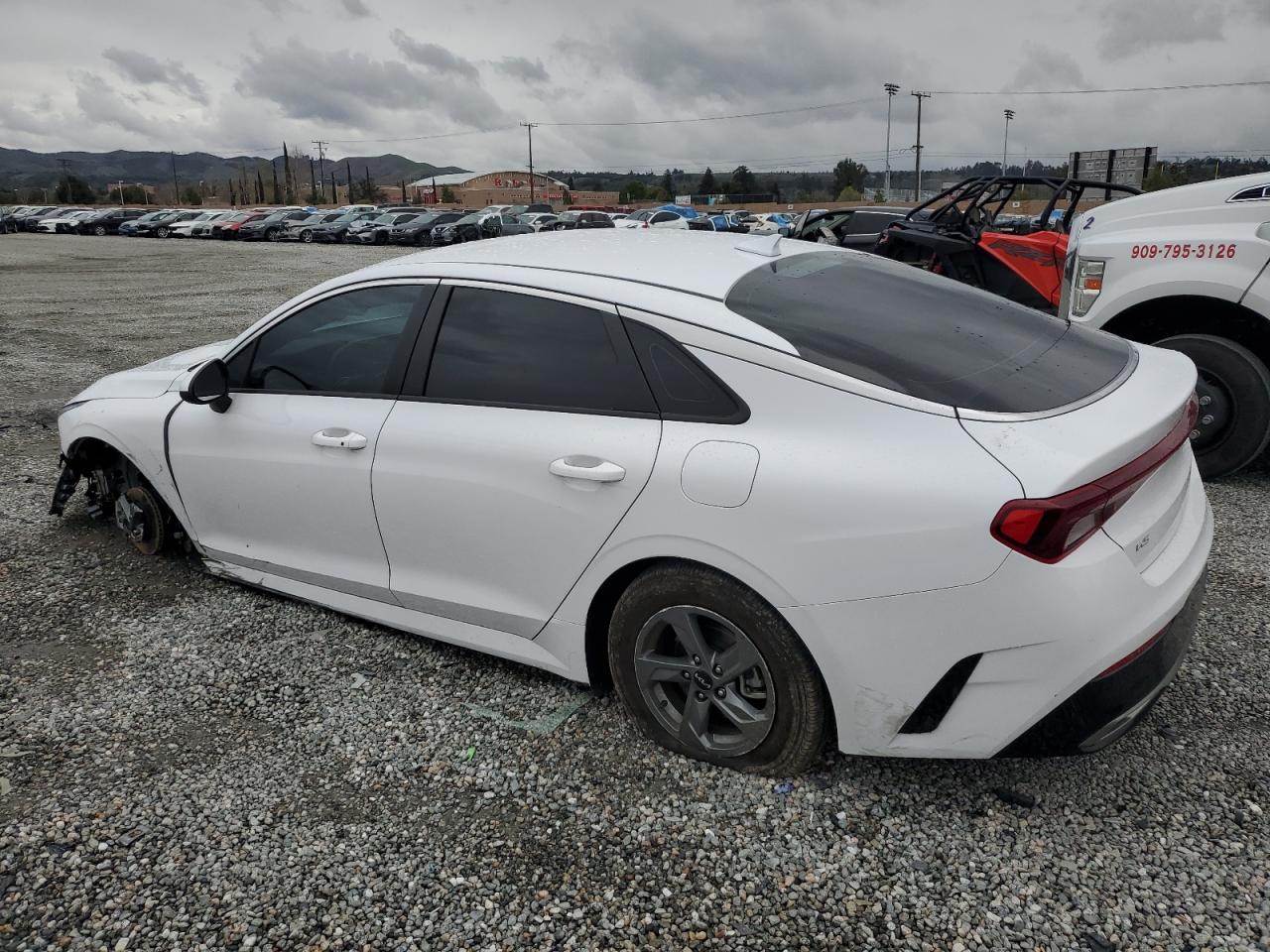2024 Kia K5 - Image 2